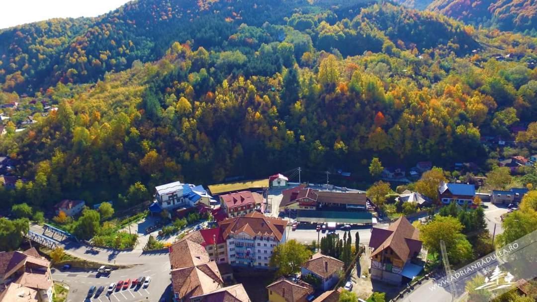 Cazare apartament cu 2 camere Nehoiu Exterior foto